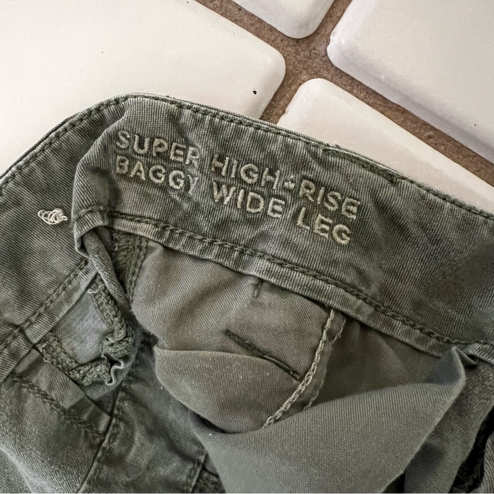 American Eagle Outfitters Olive Wide Leg Cargo Pants - Picture 7 of 7